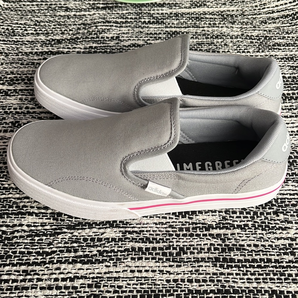 Adidas Women’s sz 6 - Picture 3 of 4